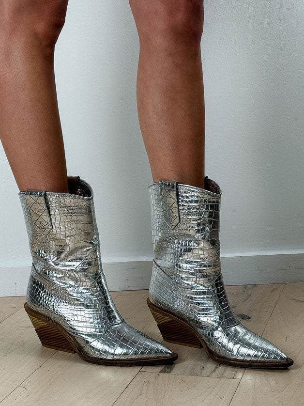 Fendi Fall 2018 Limited Edition Silver Cowboy Boots