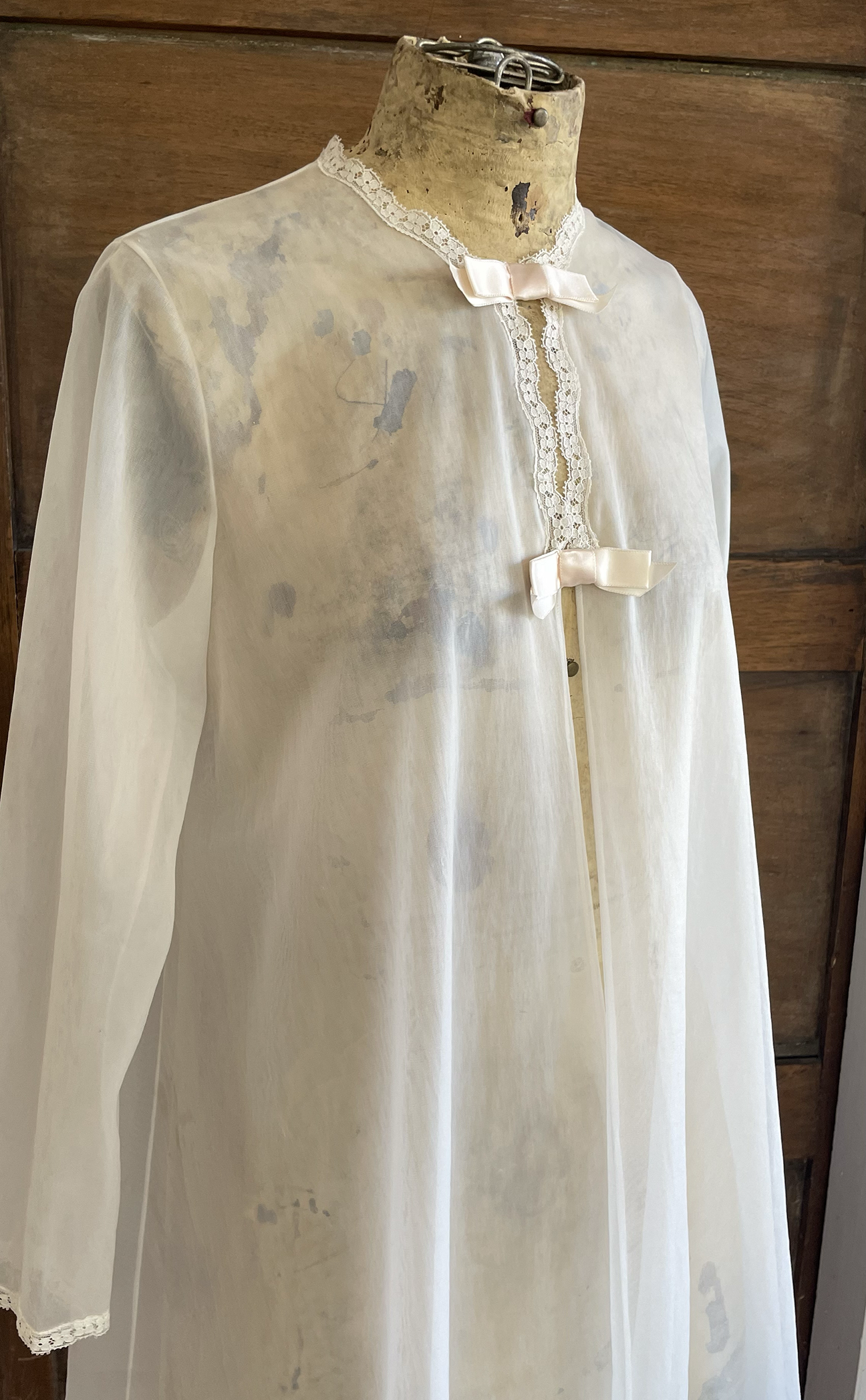 1950s Bow Peignoir