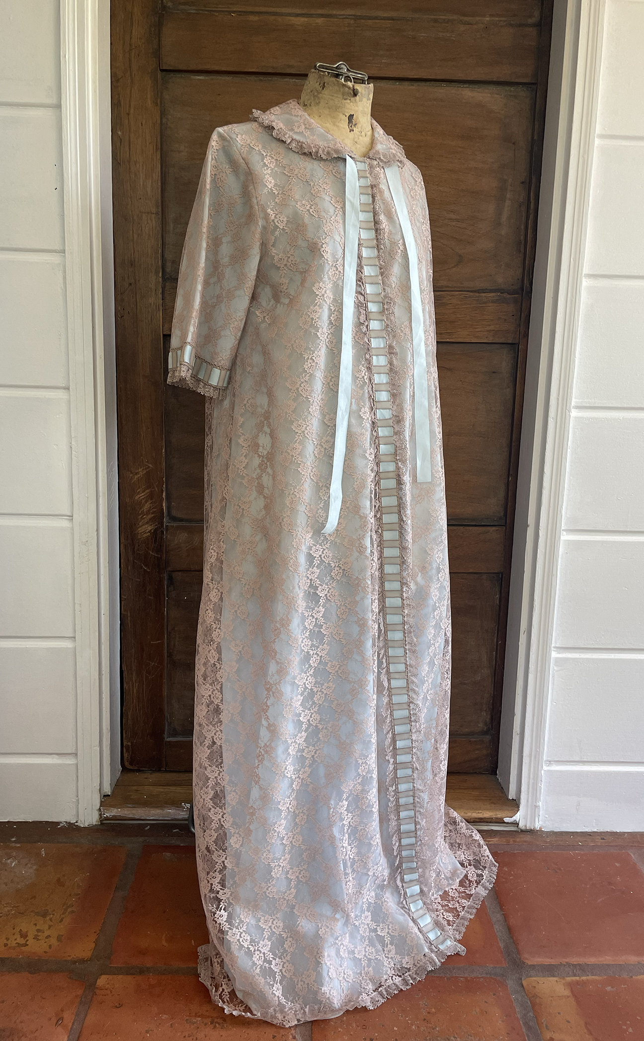 1960s Lace Peignoir